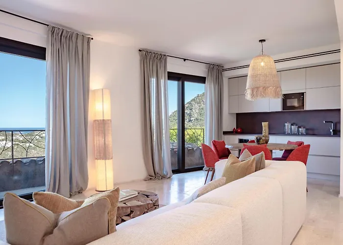 ホテル La Tiara Di Cervo 5*